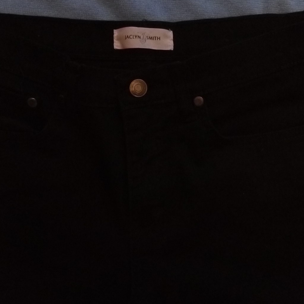 Jaclyn Smith black, bootleg jeans, sz 6 short - Picture 2 of 6